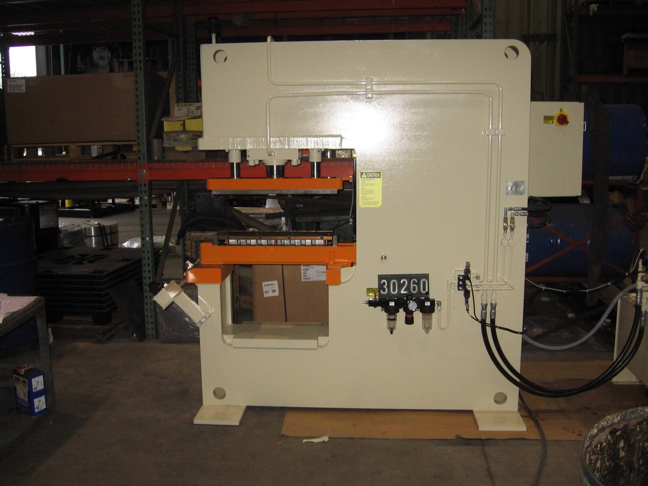 Hydraulic G Frame Press with Pivoting Bed Beam